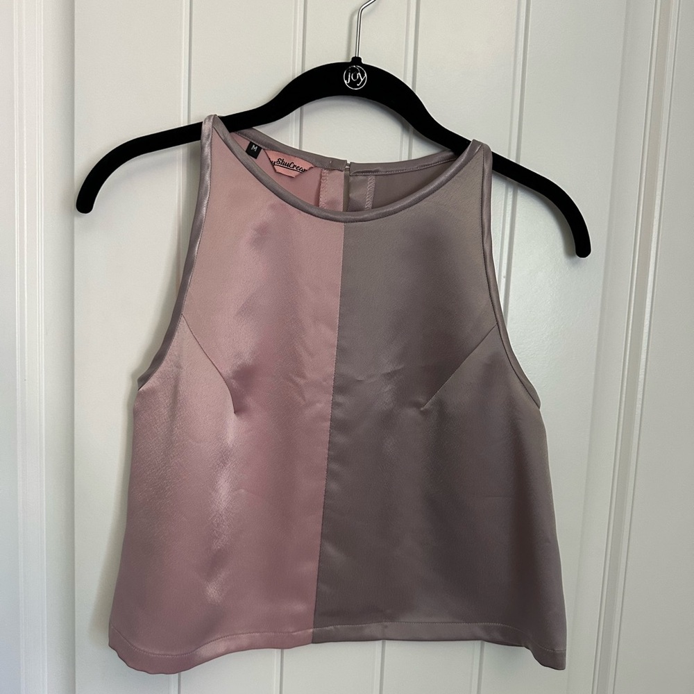 Chic Pink and Gray Crop Top with Modern Style